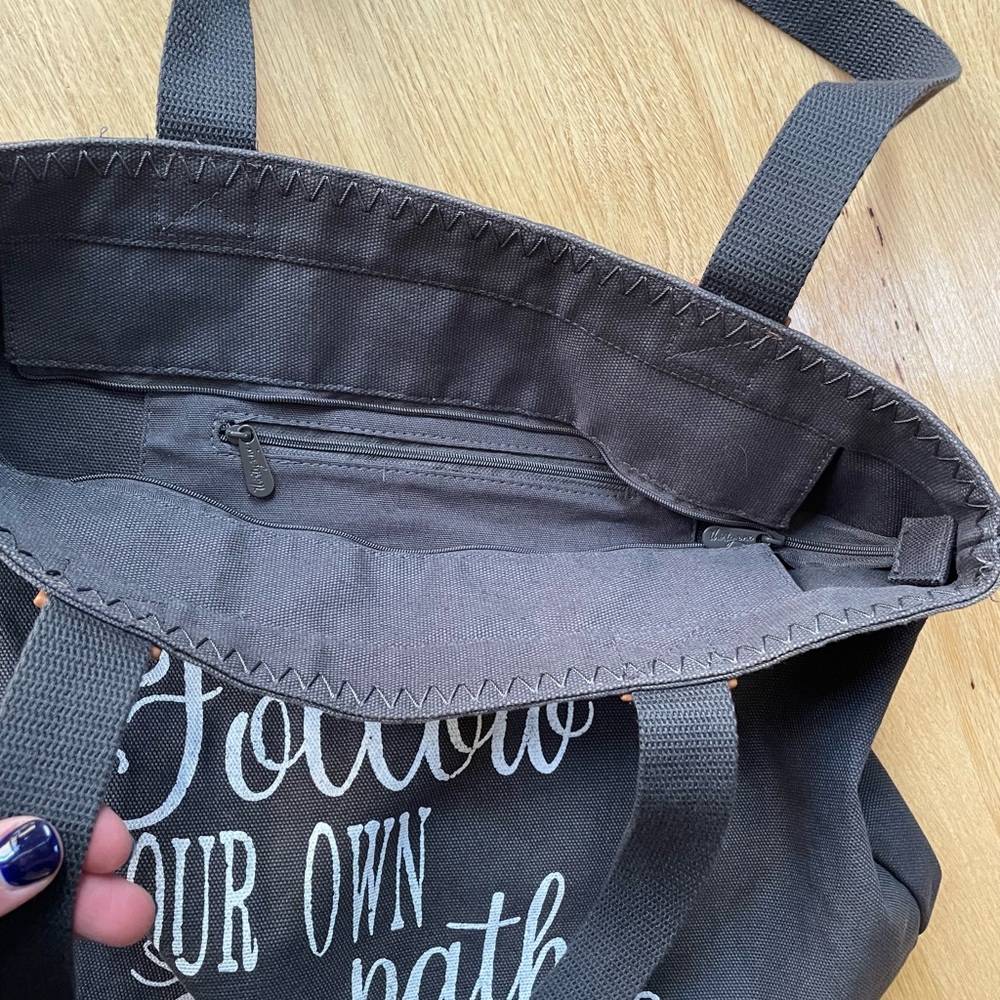 THIRTY ONE Canvas WANDER Tote Follow Your Own Path - Picture 6 of 11